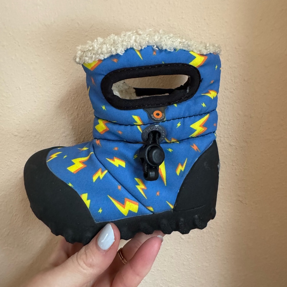 Bogs Kids' Blue and Black Lightning Boots